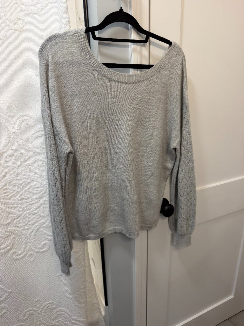 Banana Republic women's button back sweater